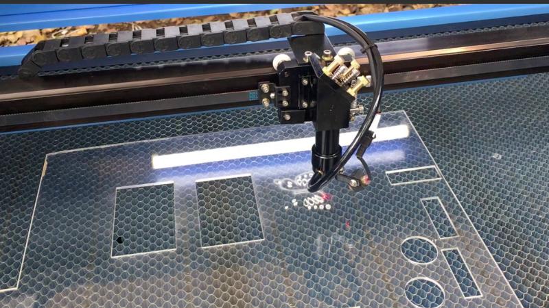 Plastic-Application fumeclear