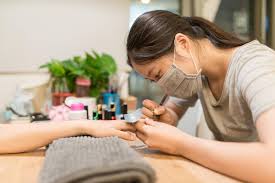 The hazards of harmful dust generated in the work of the nail industry